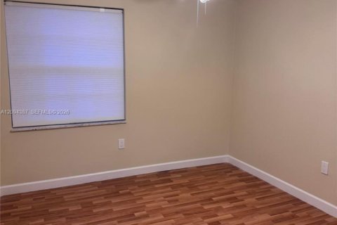 Casa en venta en Weston, Florida, 5 dormitorios, 229.1 m2 № 2388427 - foto 11