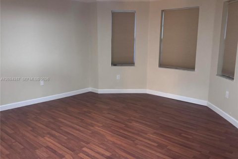 Casa en venta en Weston, Florida, 5 dormitorios, 229.1 m2 № 2388427 - foto 8