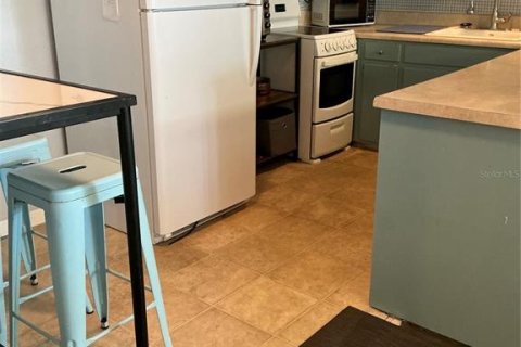Condo in Kenneth City, Florida, 1 bedroom  № 1682951 - photo 11