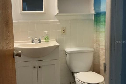 Condo in Kenneth City, Florida, 1 bedroom  № 1682951 - photo 21