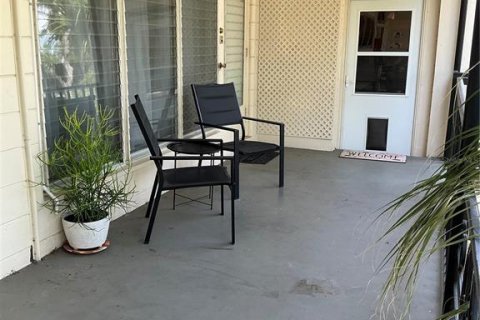 Condo in Kenneth City, Florida, 1 bedroom  № 1682951 - photo 3