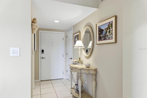 Condo in Sarasota, Florida, 2 bedrooms № 2156193 - photo 4