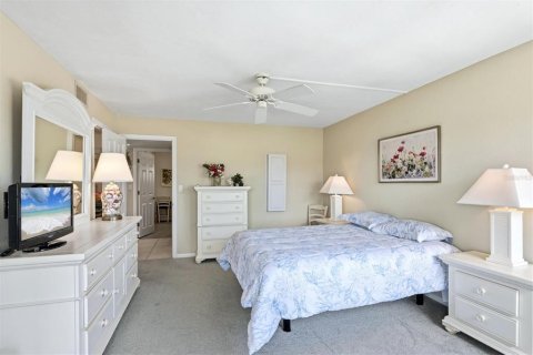 Condo in Sarasota, Florida, 2 bedrooms № 2156193 - photo 22