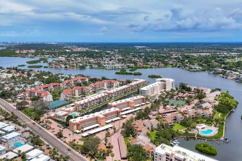 Condo in Sarasota, Florida, 2 bedrooms № 2156193 - photo 29