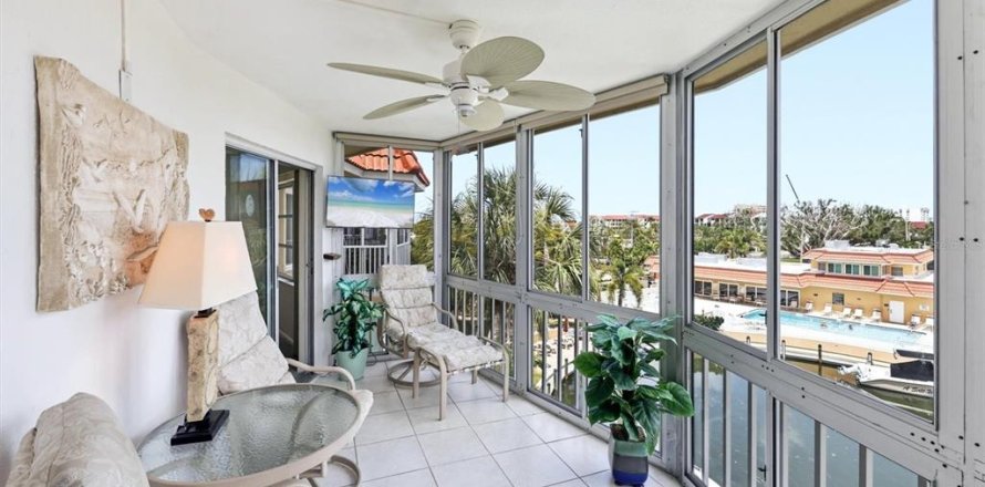 Condo in Sarasota, Florida, 2 bedrooms № 2156193