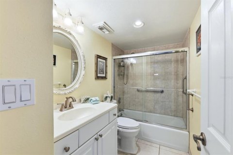 Condo in Sarasota, Florida, 2 bedrooms № 2156193 - photo 19
