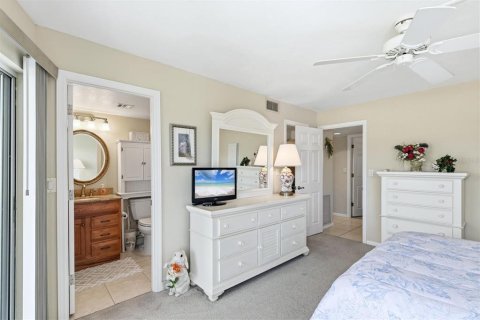 Condo in Sarasota, Florida, 2 bedrooms № 2156193 - photo 23