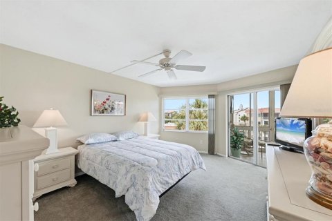 Condo in Sarasota, Florida, 2 bedrooms № 2156193 - photo 20