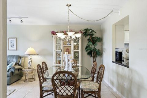 Condo in Sarasota, Florida, 2 bedrooms № 2156193 - photo 11