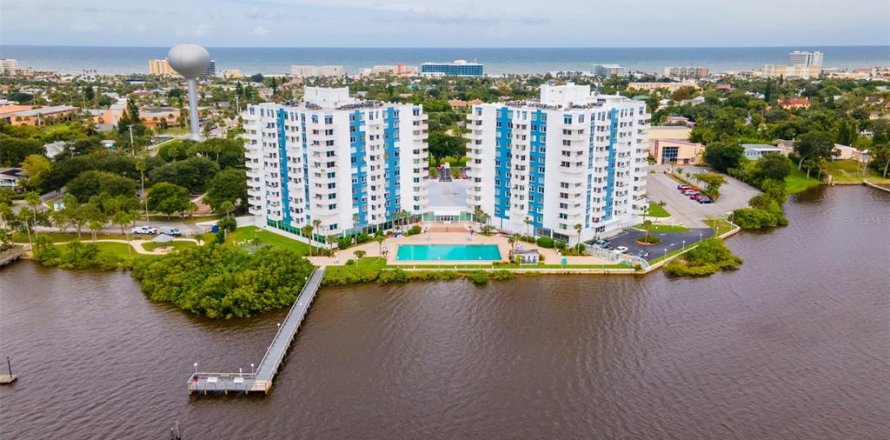 Condominio en Daytona Beach, Florida, 1 dormitorio № 1852828