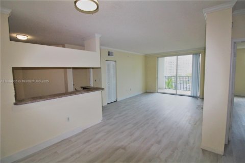 Condo in Sunny Isles Beach, Florida, 2 bedrooms  № 1978367 - photo 8