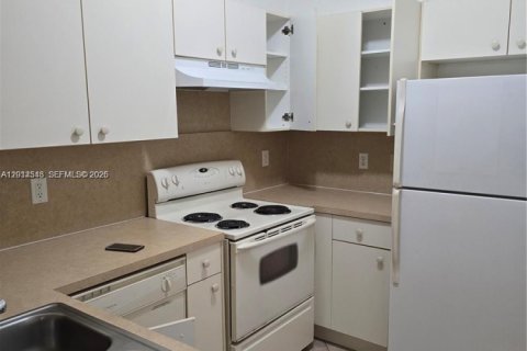 Снять в аренду таунхаус в Норт-Лодердейл, Флорида 2 спальни, 113.71м2, № 2076522 - фото 13