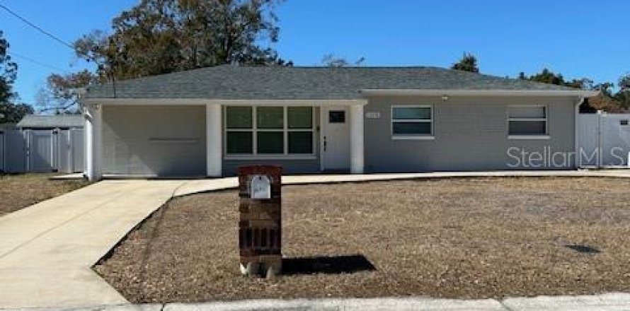 Villa ou maison à Tampa, Floride 5 chambres, 152.17 m2 № 2145101