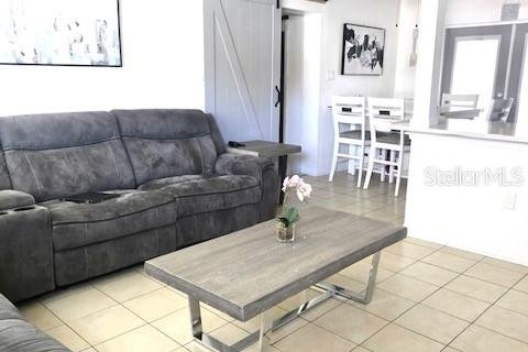 Villa ou maison à vendre à Tampa, Floride: 5 chambres, 152.17 m2 № 2145101 - photo 4