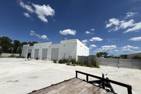 Commercial property in Port St. Lucie, Florida № 2393235 - photo 25