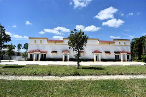 Commercial property in Port St. Lucie, Florida № 2393235