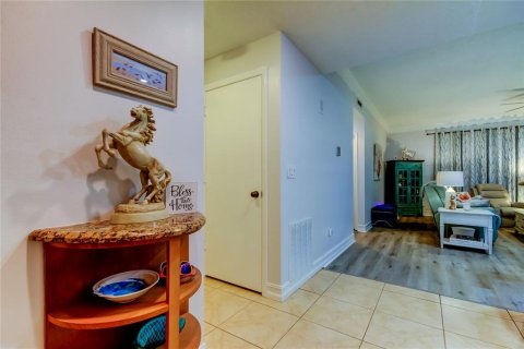 Condo in Palm Harbor, Florida, 2 bedrooms  № 1559214 - photo 3