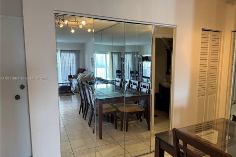 Купить кондоминиум в Халландейл-Бич, Флорида 1 спальня, 80.82м2, № 1939320 - фото 12