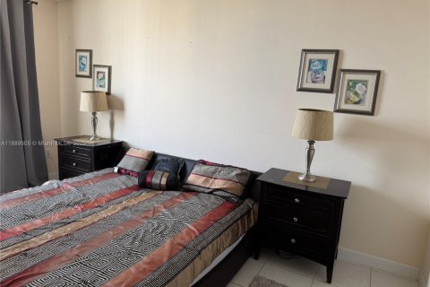 Купить кондоминиум в Халландейл-Бич, Флорида 1 спальня, 80.82м2, № 1939320 - фото 17