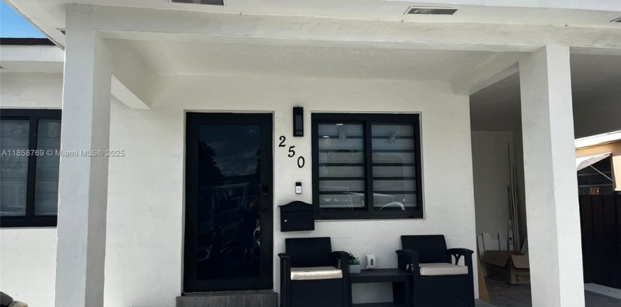Casa en Hialeah, Florida 3 dormitorios, 94.39 m2 № 1889198