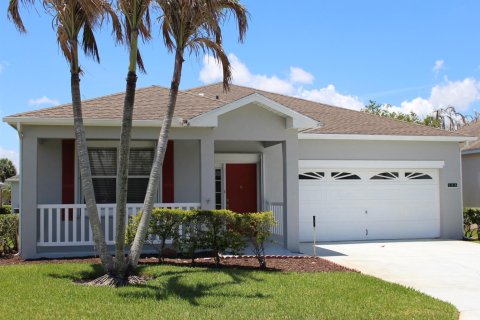 House in Port St. Lucie, Florida 2 bedrooms, 147.71 sq.m. № 2084038