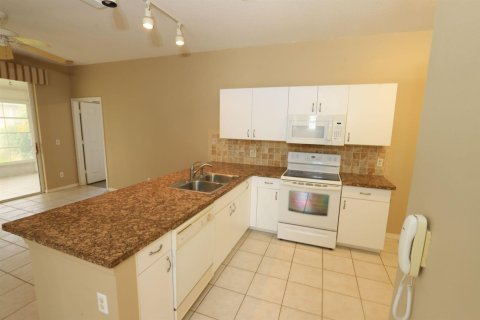 House in Port St. Lucie, Florida 2 bedrooms, 147.71 sq.m. № 2084038 - photo 23