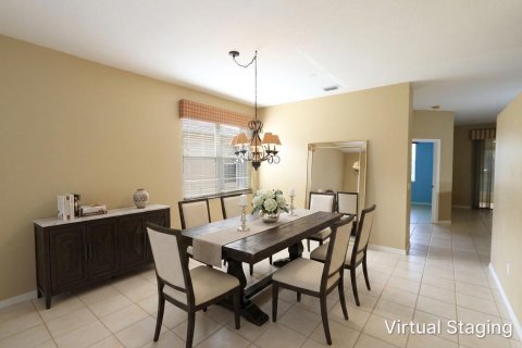 House in Port St. Lucie, Florida 2 bedrooms, 147.71 sq.m. № 2084038 - photo 5