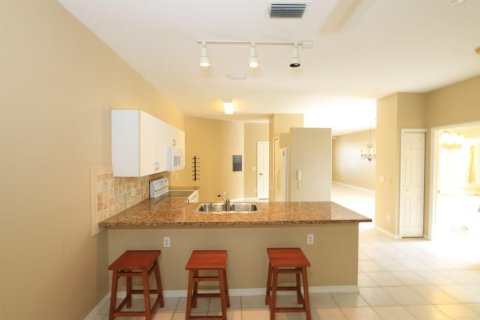 House in Port St. Lucie, Florida 2 bedrooms, 147.71 sq.m. № 2084038 - photo 20