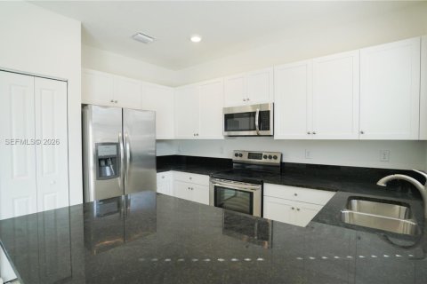 Touwnhouse à vendre à Homestead, Floride: 3 chambres, 138.24 m2 № 2089512 - photo 4