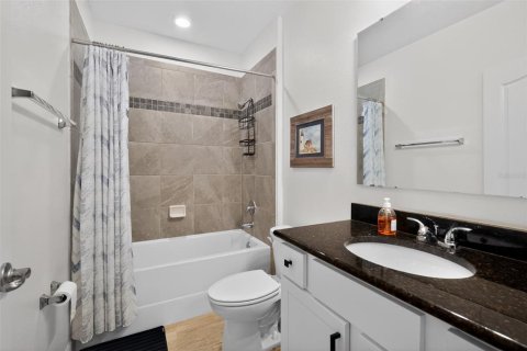 House in Wesley Chapel, Florida 3 bedrooms, 172.61 sq.m. № 2102705 - photo 21