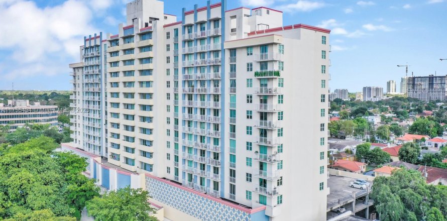 Condominio en Miami, Florida, 1 dormitorio № 1768939