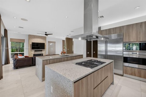 House in Fort Lauderdale, Florida 4 bedrooms, 397.06 sq.m. № 1893130 - photo 13