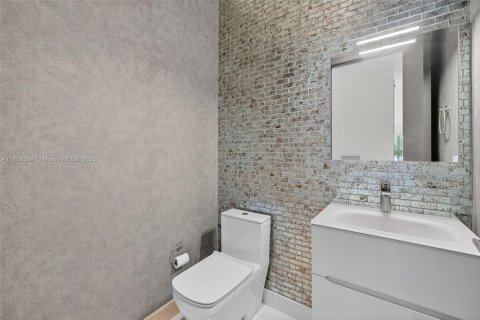 House in Fort Lauderdale, Florida 4 bedrooms, 397.06 sq.m. № 1893130 - photo 17