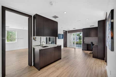 House in Fort Lauderdale, Florida 4 bedrooms, 397.06 sq.m. № 1893130 - photo 29