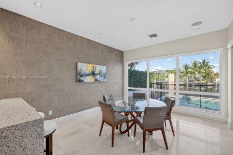 House in Fort Lauderdale, Florida 4 bedrooms, 397.06 sq.m. № 1893130 - photo 14