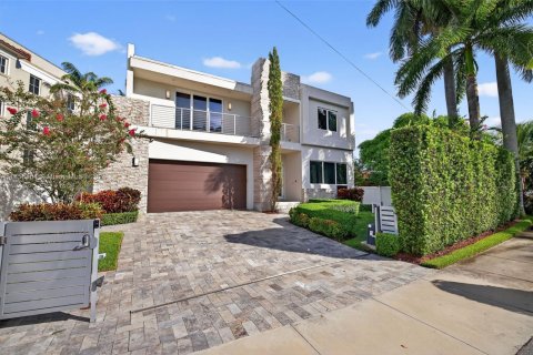 House in Fort Lauderdale, Florida 4 bedrooms, 397.06 sq.m. № 1893130 - photo 2
