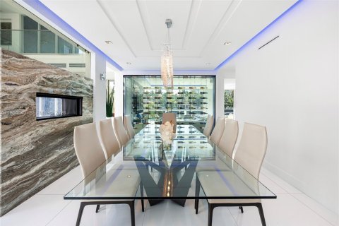 Villa ou maison à vendre à Fort Lauderdale, Floride: 7 chambres, 712.93 m2 № 2186221 - photo 16