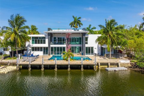 Villa ou maison à vendre à Fort Lauderdale, Floride: 7 chambres, 712.93 m2 № 2186221 - photo 2