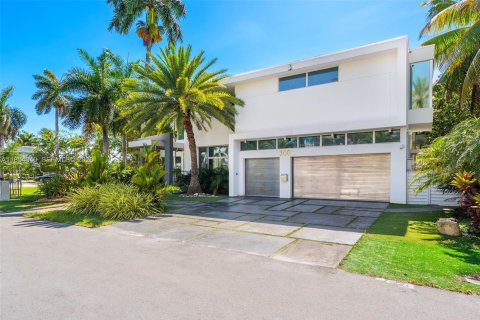 Villa ou maison à vendre à Fort Lauderdale, Floride: 7 chambres, 712.93 m2 № 2186221 - photo 4