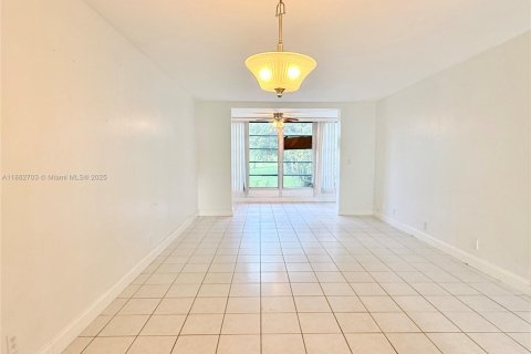Condo in Plantation, Florida, 1 bedroom  № 1923801 - photo 6