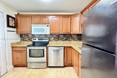 Condo in Plantation, Florida, 1 bedroom  № 1923801 - photo 18