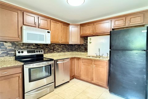 Condo in Plantation, Florida, 1 bedroom  № 1923801 - photo 1