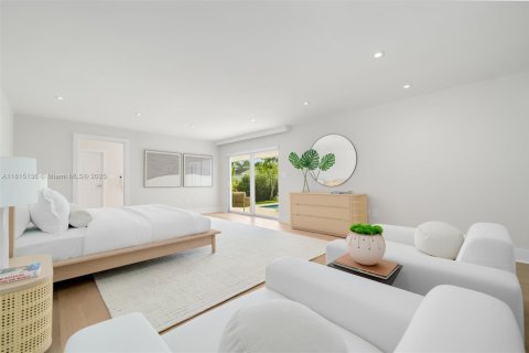 House in Coral Gables, Florida 7 bedrooms, 468.23 sq.m. № 1768259 - photo 16