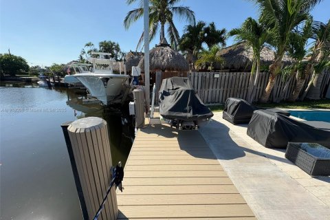 Снять в аренду виллу или дом в Дания-Бич, Флорида 2 спальни, № 1972498 - фото 14