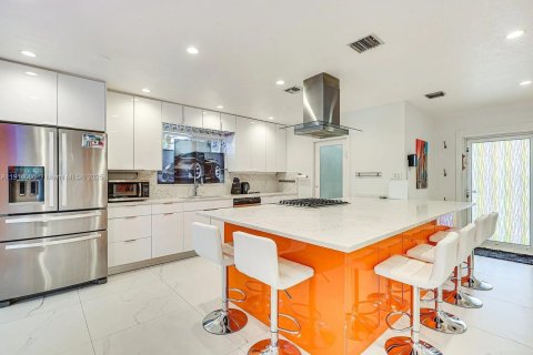 Снять в аренду виллу или дом в Дания-Бич, Флорида 2 спальни, № 1972498 - фото 28