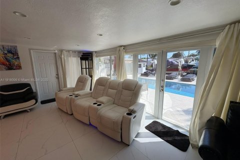 Снять в аренду виллу или дом в Дания-Бич, Флорида 2 спальни, № 1972498 - фото 6