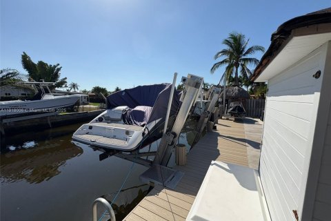 Снять в аренду виллу или дом в Дания-Бич, Флорида 2 спальни, № 1972498 - фото 10