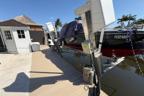 Снять в аренду виллу или дом в Дания-Бич, Флорида 2 спальни, № 1972498 - фото 16