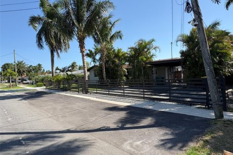 Снять в аренду виллу или дом в Дания-Бич, Флорида 2 спальни, № 1972498 - фото 20