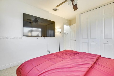 Снять в аренду виллу или дом в Дания-Бич, Флорида 2 спальни, № 1972498 - фото 30